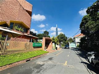 38 tỷ thương lượng biệt thự ngang 10x18m nằm gần đường trần não an khánh quận 2 , đường 12m vĩa hè