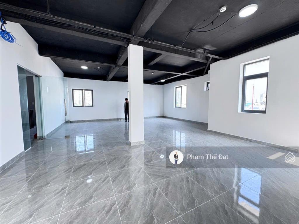 Nhà nguyên căn đường song hành 7x15. hầm+ trệt+ 2 lầu nội thất cơ bản. giá 100 triệu thương lượng.