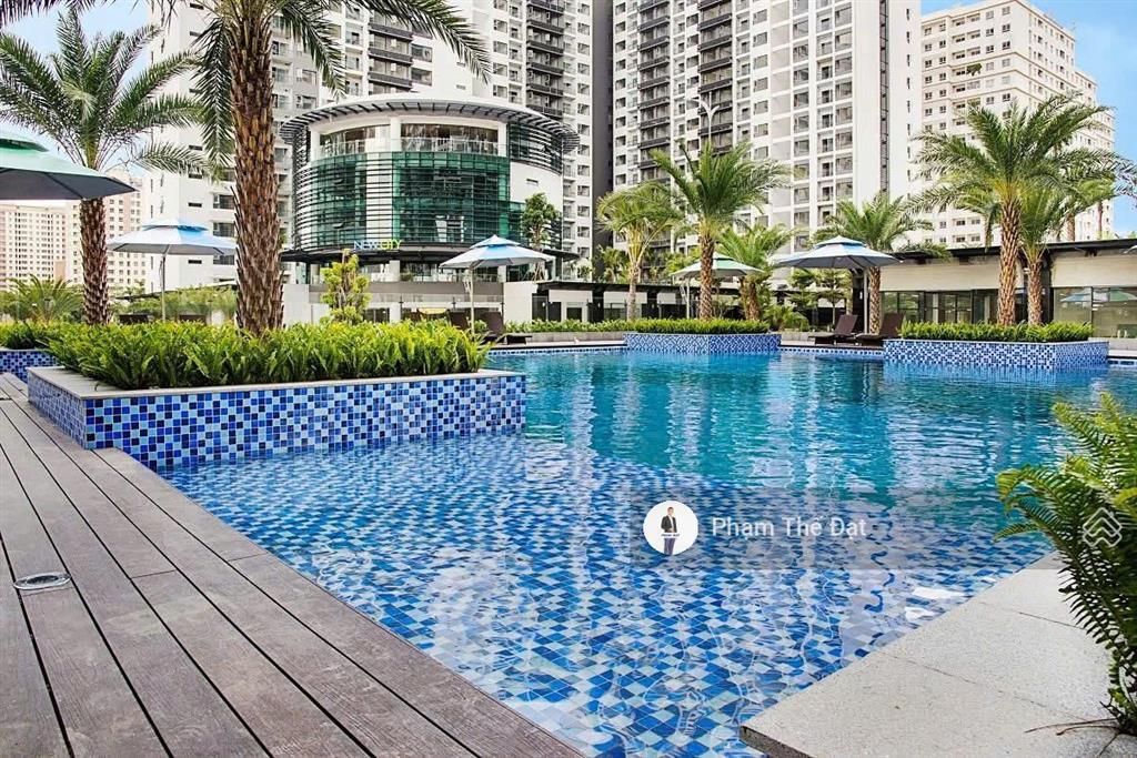 New city 1pn ban công nội khu, giá công khai 5,5 tỷ.  em đạt hẹn chủ lịch xem và cọc căn hộ này.