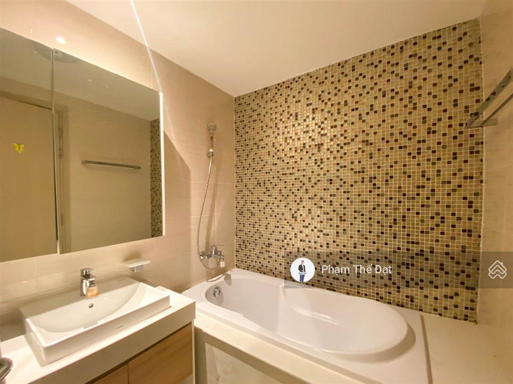 Bán gấp căn 3pn 111m2 giá 10,5 tỷ có thương lượng. cho thuê 28 triệu/tháng  em đạt hỗ trợ đặt cọc
