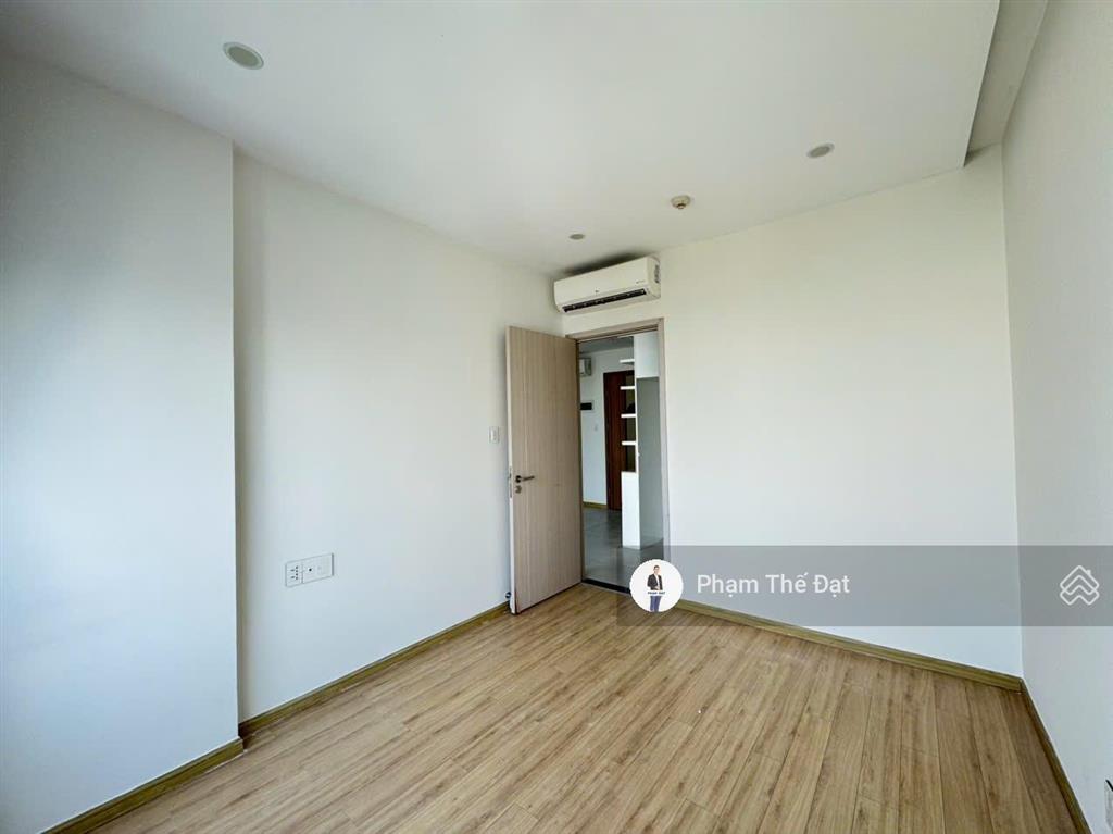 Căn 2pn2wc tầng trung ban công đn, ntcb giảm 100 triệu bán nhanh trong tháng.  em đạt coi nhà