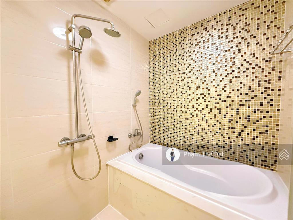 Chủ về nước chốt bán căn góc 102m2 giá 9,2 tỷ view lm81 hàng hiếm  đạt hỗ trợ coi căn hộ thực tế.