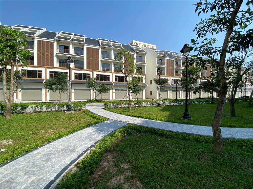 Chính chủ cắt lỗ 1 tỷ căn liền kề chân cụm 3 tòa chung cư, giá chỉ 17,x tỷ  hinode royal park