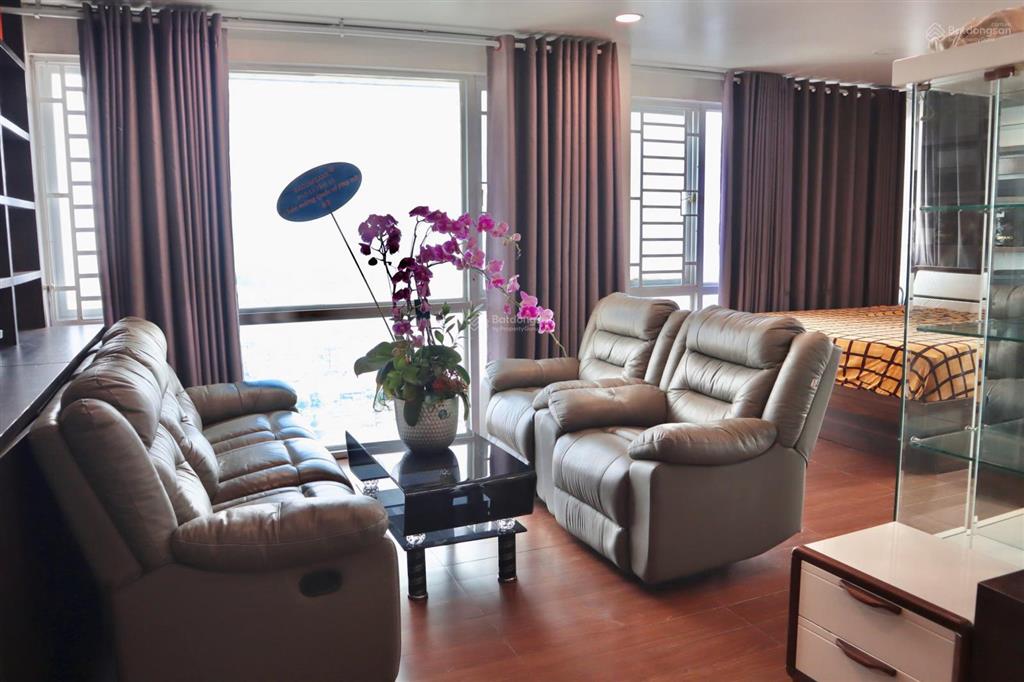 Bán gấp penthouse tản đà court, 30 tỷ, 220 m2, 4pn, 3wc, quận 5, tp.hcm