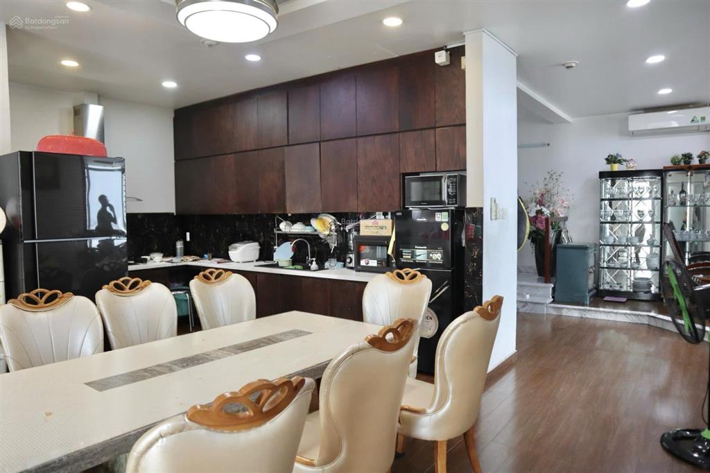 Bán gấp penthouse tản đà court, 30 tỷ, 220 m2, 4pn, 3wc, quận 5, tp.hcm