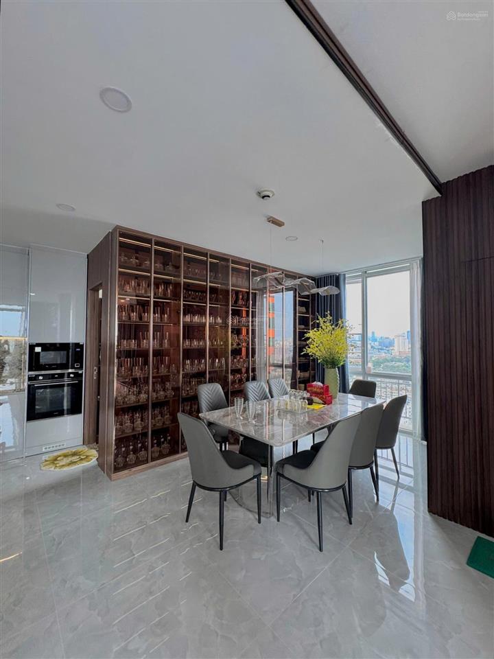 Bán penthouse 4pn, 3wc tại tản đà court quận 5, 33 tỷ, 230m2