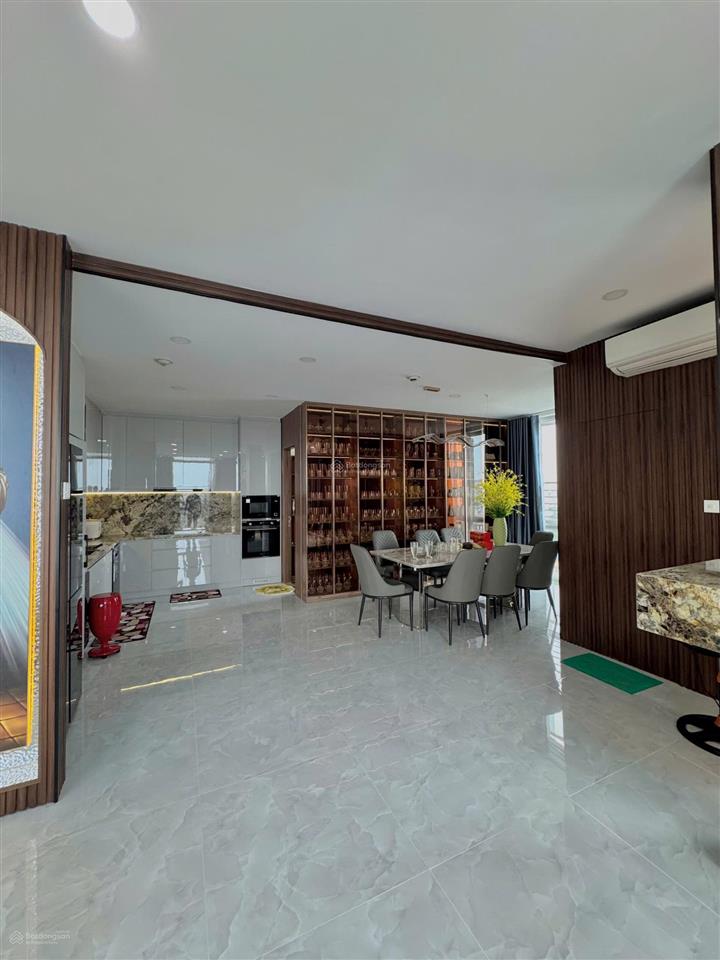 Bán penthouse 4pn, 3wc tại tản đà court quận 5, 33 tỷ, 230m2