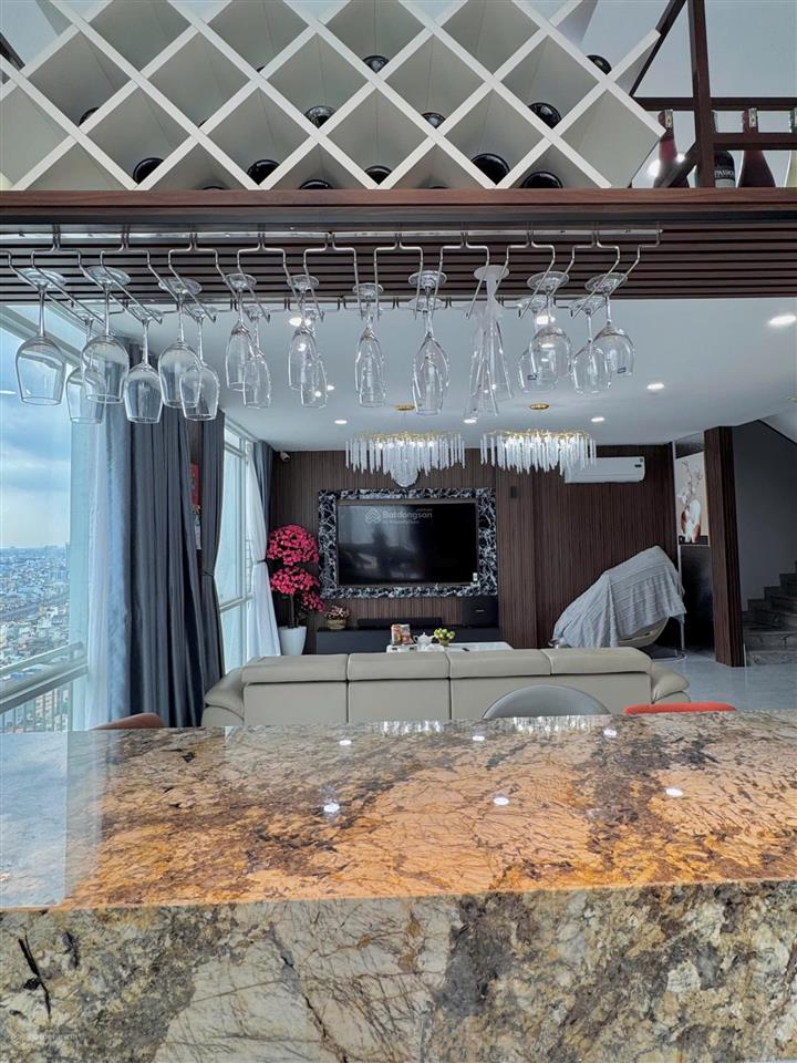 Bán penthouse 4pn, 3wc tại tản đà court quận 5, 33 tỷ, 230m2