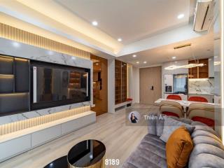 Hạ 500tr bán nhanh căn 2pn 2wc nội thất cao cấp, đã có sổ hồng view hồ bơi công viên 36ha