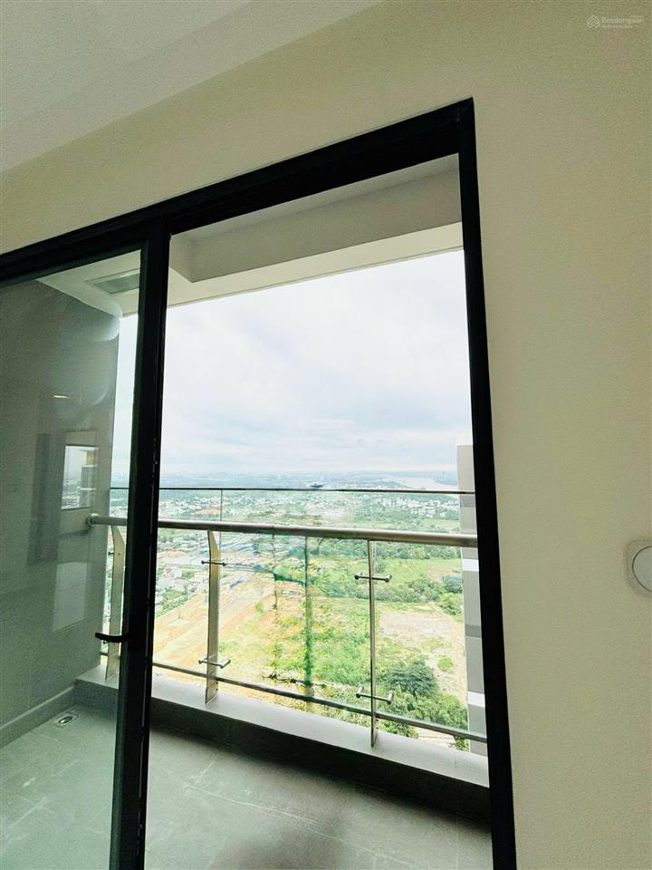 Bán căn góc 2pn+1 thiết kế được 3pn tặng full nội thất có sẵn hđ thuê 12 triệu view sông chỉ 4,3 tỷ