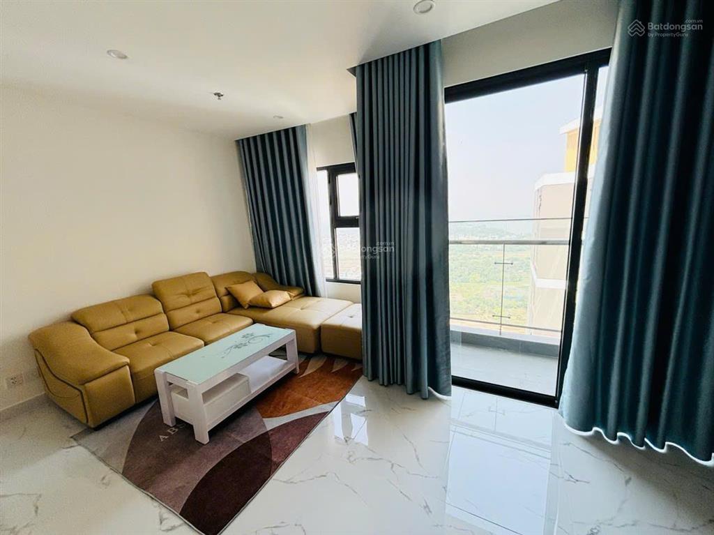 Bán căn góc 2pn+1 thiết kế được 3pn tặng full nội thất có sẵn hđ thuê 12 triệu view sông chỉ 4,3 tỷ