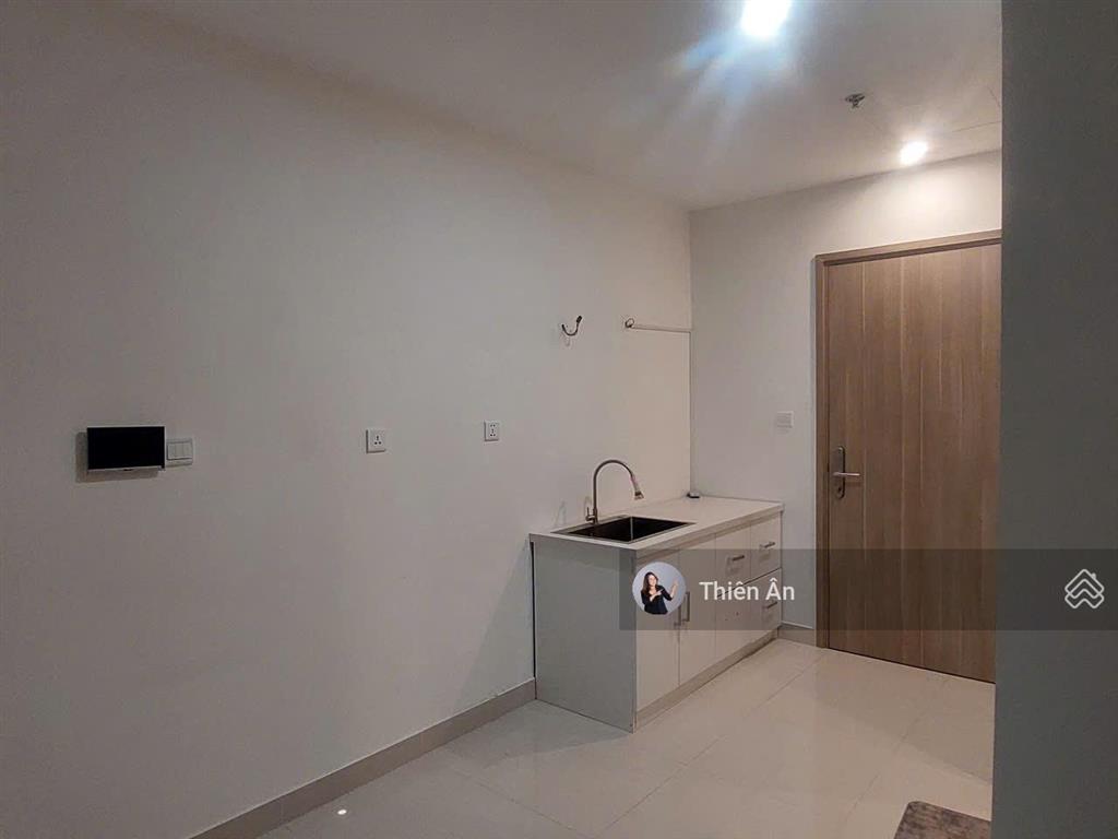 Cho thuê căn studio logia ngoài rộng rãi tại vinhomes grand park giá chỉ 5 triệu nội thất cơ bản