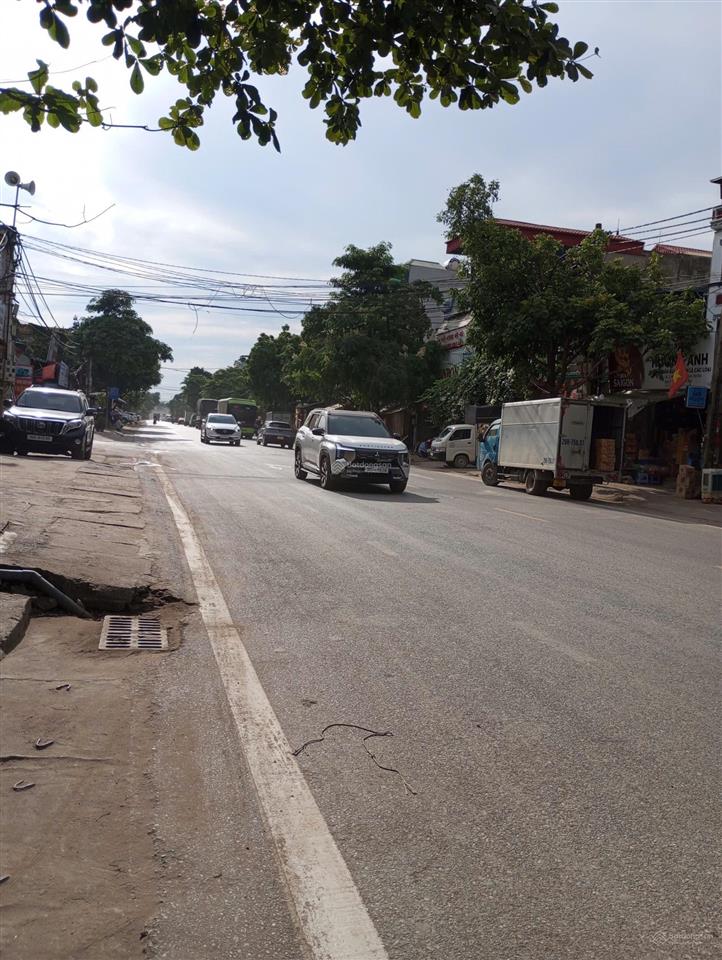 Mặt ql3  duy nhất 1 căn  76m2 ql3 lộc hà  là đường xuống gom cầu tứ liên mặt tiền 5m