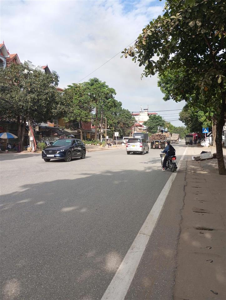 Mặt ql3  duy nhất 1 căn  76m2 ql3 lộc hà  là đường xuống gom cầu tứ liên mặt tiền 5m