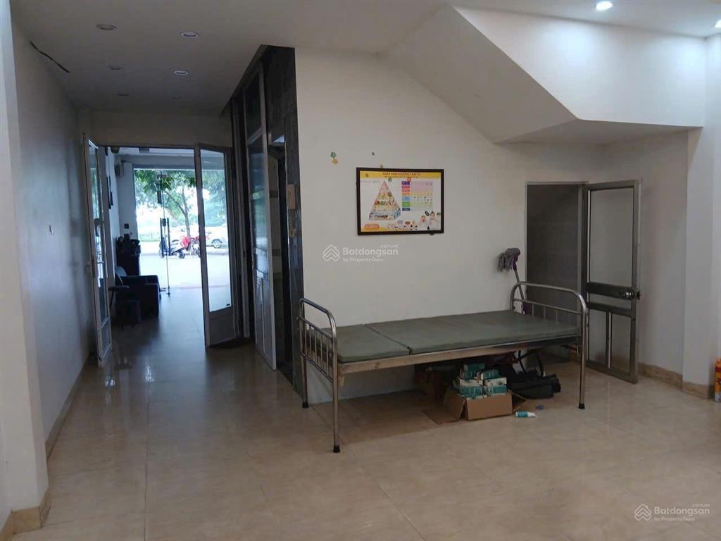 Cho thuê nhà nguyên căn 5 tầng  có thang máy  kinh doanh đỉnh  tại thư lâm  đường 25m