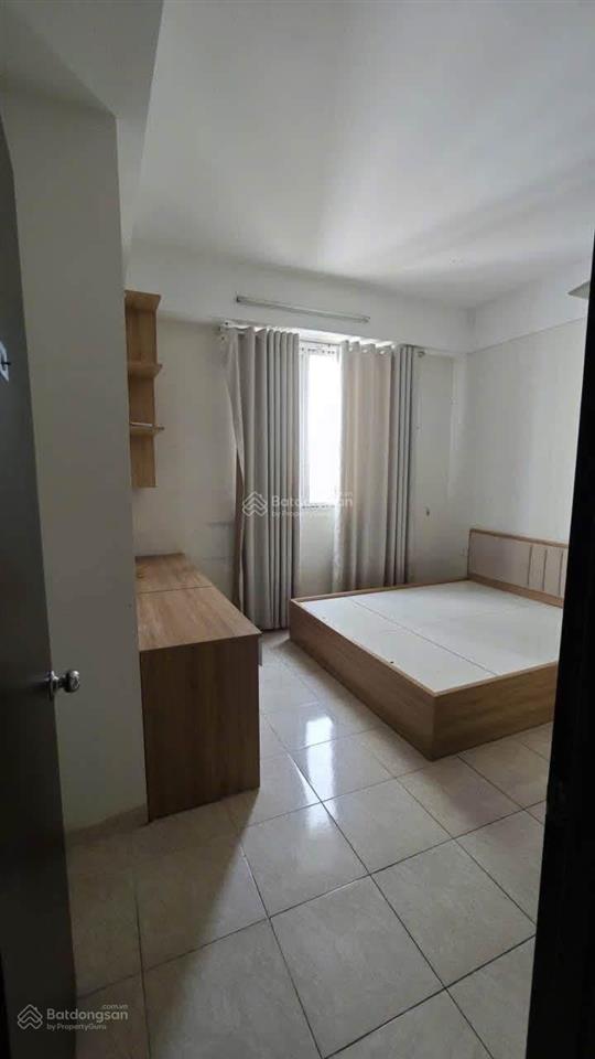 Cho thuê nguyên căn  4 tầng full nội thất  có 4 phòng ngủ 2 vệ sinh  bếp đầy đủ gần vin cổ loa