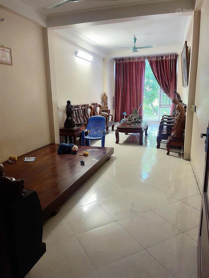 Cho thuê nhà kinh doanh mặt đường vân hà 70m2  nhà 3 tầng  full nội thất giá rẻ như nhà trong ngõ