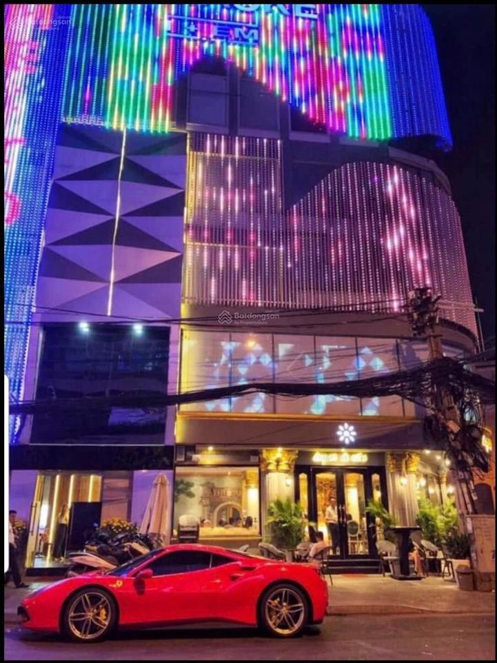 Cho thuê góc 2mt 2123 hồ tùng mậu và nguyễn công trứ, p nguyễn thái bình, quận 1