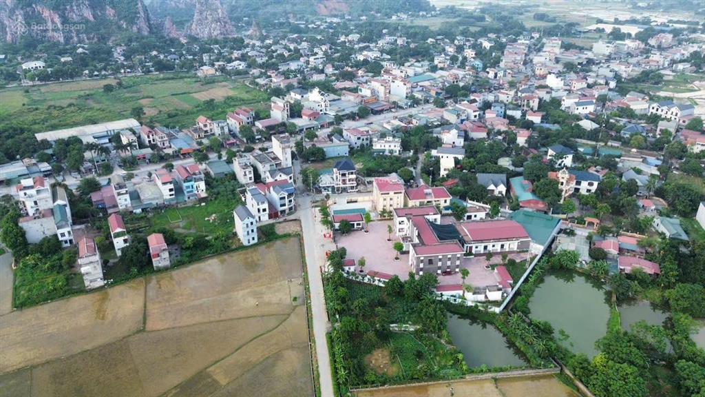Cần bán 75m đất đấu giá ngay cổng ubnd, chợ cá, xuân mai hà nội