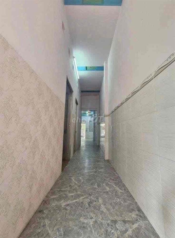 Nhà C4 Phú Lợi đường oto mà giá chỉ 2ty 250
