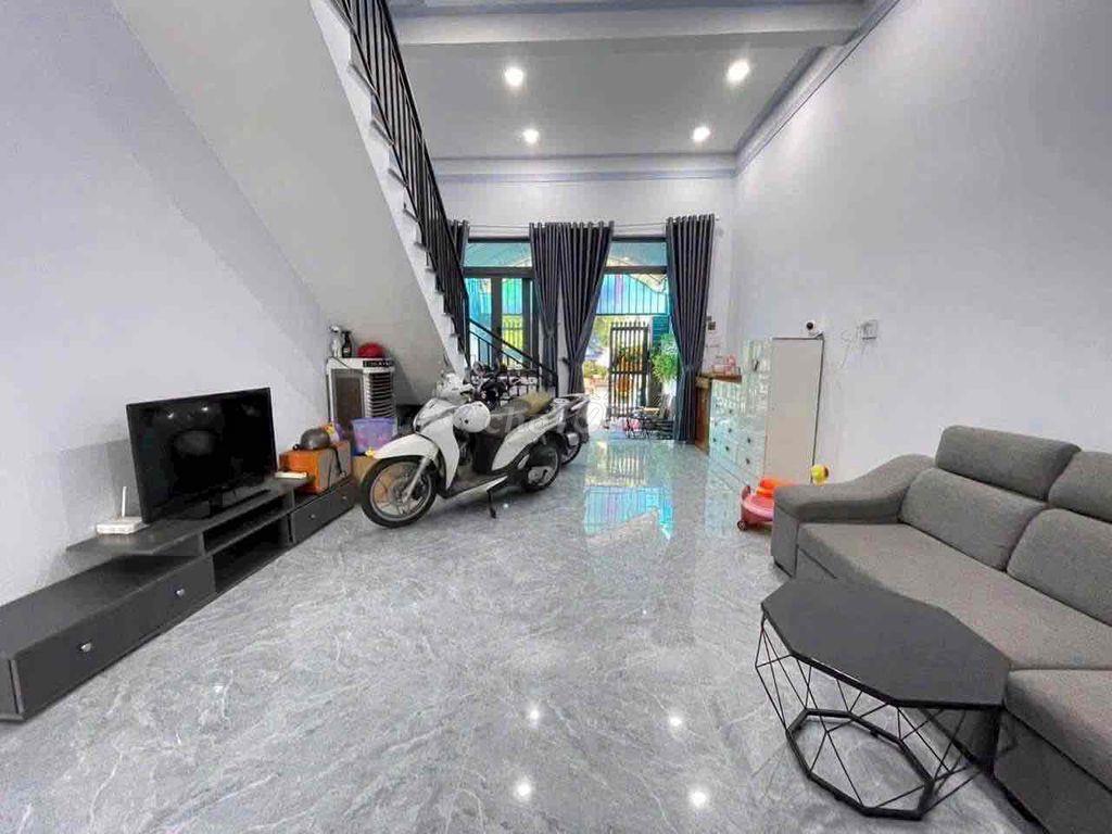 Nhà trệt lầu  3PN mặt tiền nhựa 6.5m thông giá chỉ 2.tỷ 2