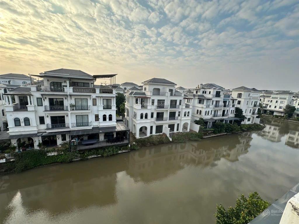 Biệt thự ngọc trai, 226m2, hướng đông tứ trạch, full nội thất sang trọng, 5pn, thang máy