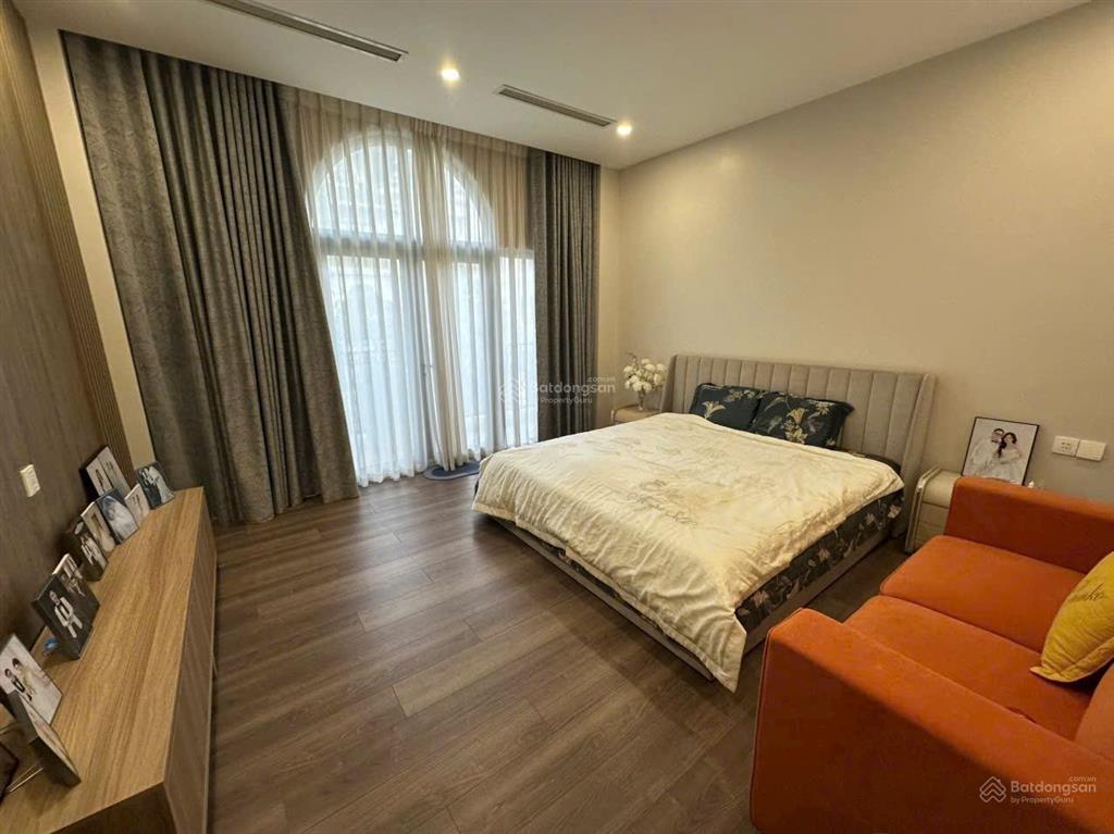 Biệt thự ngọc trai, 226m2, hướng đông tứ trạch, full nội thất sang trọng, 5pn, thang máy
