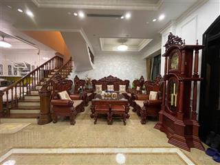 Bán căn venice vị trí đường thông  full nội thất gỗ cao cấp  gần tiện ích (bể bơi, sân thể thao)