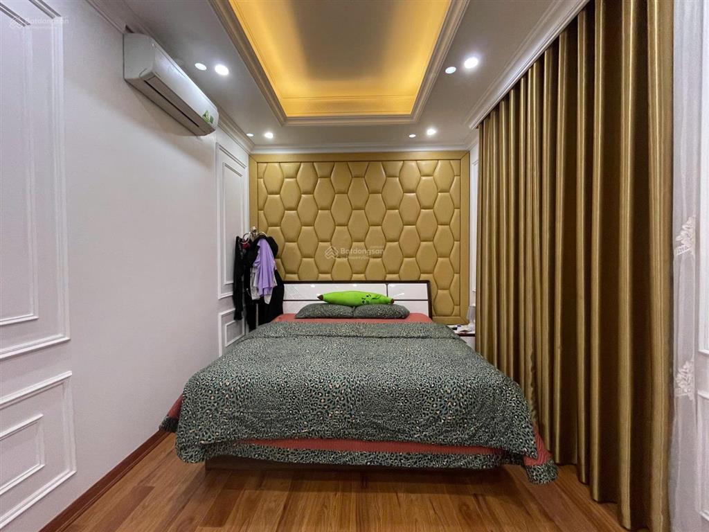 Bán căn venice vị trí đường thông  full nội thất gỗ cao cấp  gần tiện ích (bể bơi, sân thể thao)