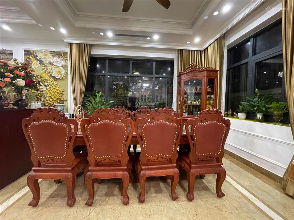Bán căn venice vị trí đường thông  full nội thất gỗ cao cấp  gần tiện ích (bể bơi, sân thể thao)