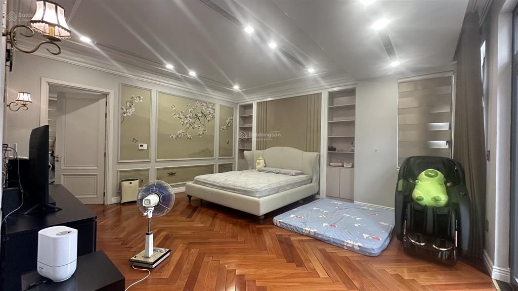 Biệt thự hoàn thiện siêu đẹp  về ở ngay  3pn  hướng đông nam