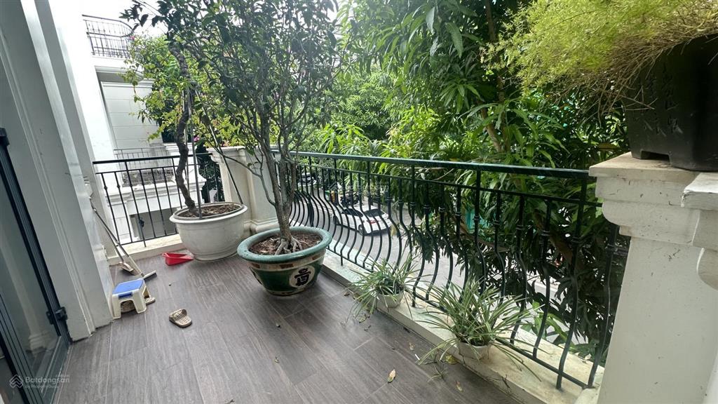 Biệt thự hoàn thiện siêu đẹp  về ở ngay  3pn  hướng đông nam