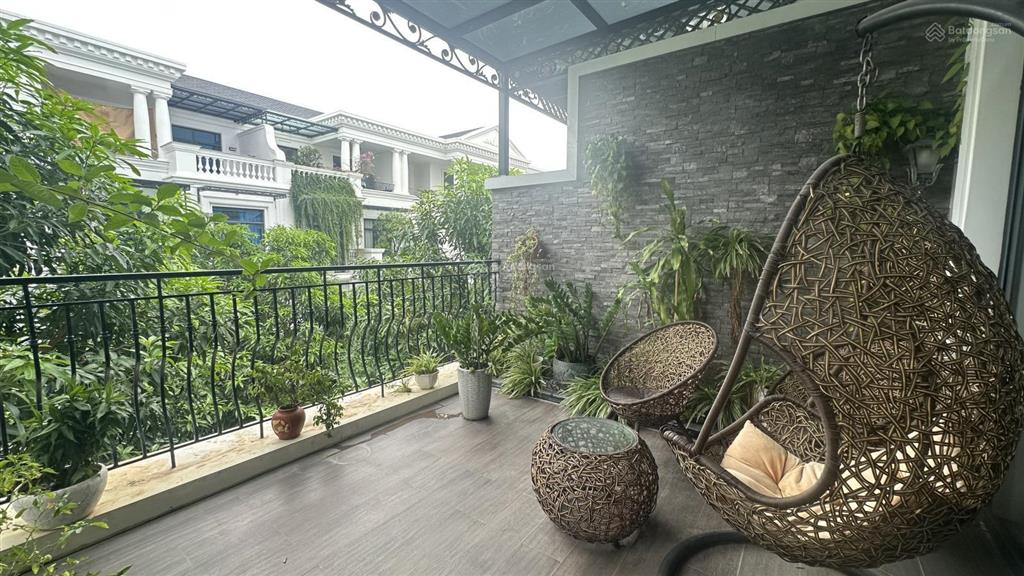 Biệt thự hoàn thiện siêu đẹp  về ở ngay  3pn  hướng đông nam