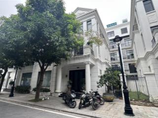 Biệt thự hoàn thiện siêu đẹp  về ở ngay  3pn  hướng đông nam