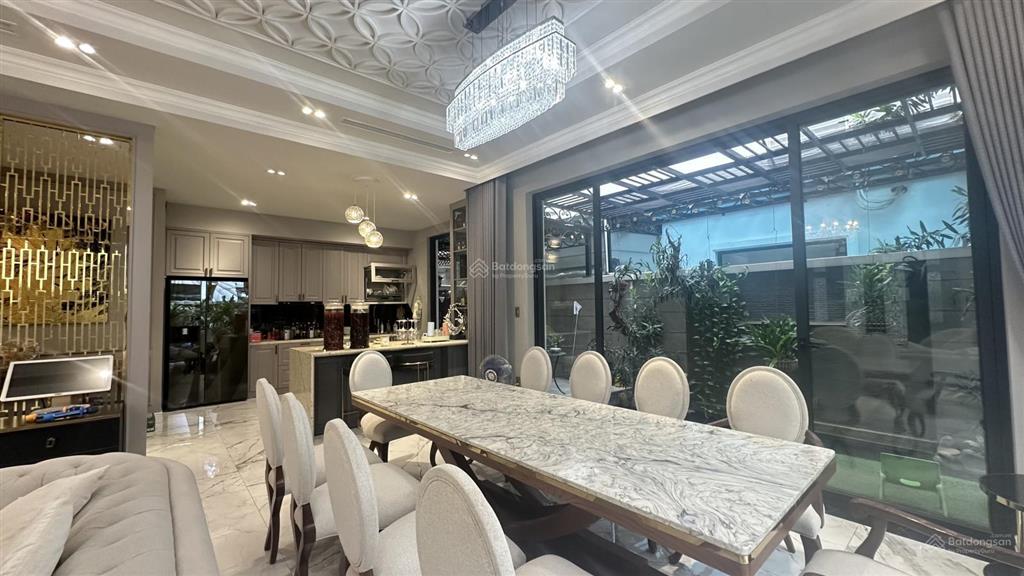Biệt thự hoàn thiện siêu đẹp  về ở ngay  3pn  hướng đông nam