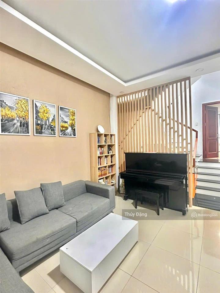 Chủ rất thiện chí bán bán căn nhà 3 tầng đường 10m5 huỳnh tấn phát 98m2 ngang 5m nhà còn rất mới