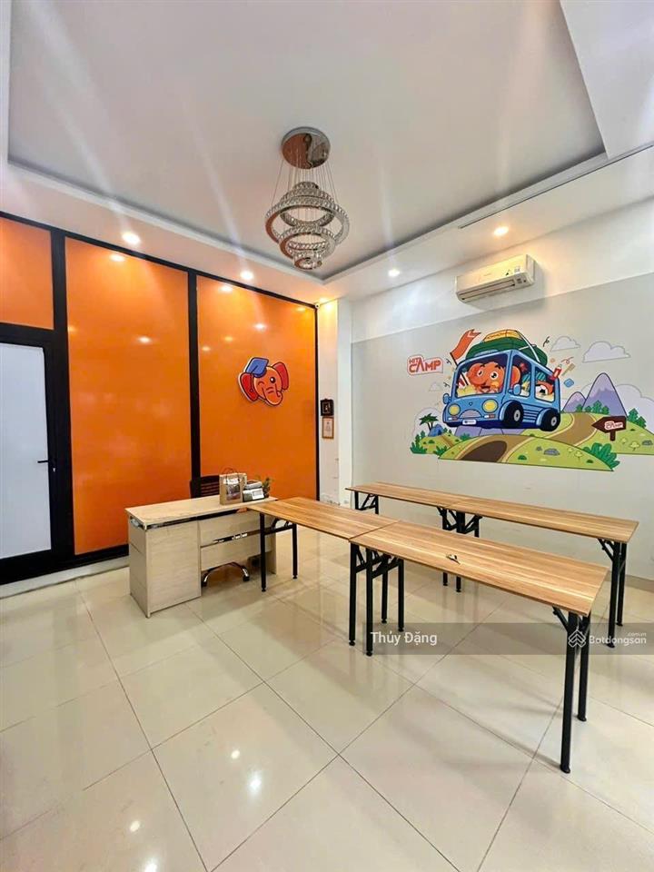 Chủ rất thiện chí bán bán căn nhà 3 tầng đường 10m5 huỳnh tấn phát 98m2 ngang 5m nhà còn rất mới