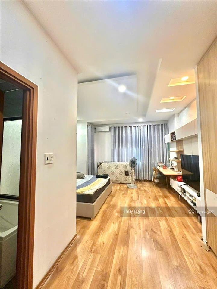 Chủ rất thiện chí bán bán căn nhà 3 tầng đường 10m5 huỳnh tấn phát 98m2 ngang 5m nhà còn rất mới