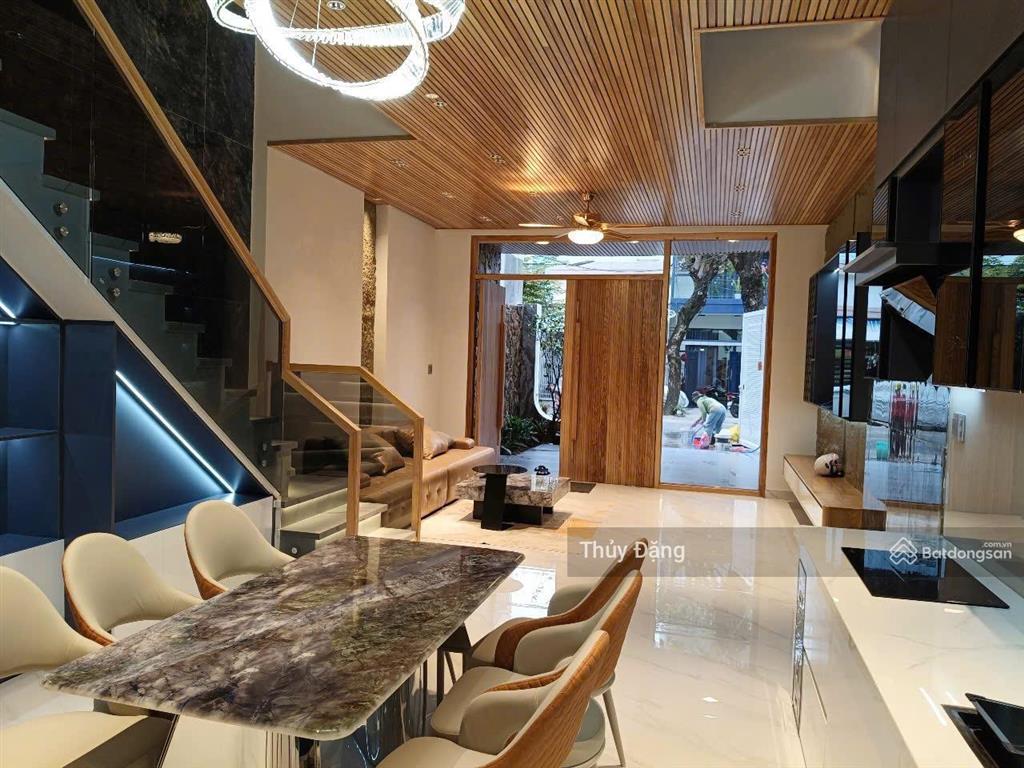 Cần bán nhà 3 tầng đường 7m5 vũ đình liên gần cầu hoà xuân, cẩm lệ( sẵn vào ở)