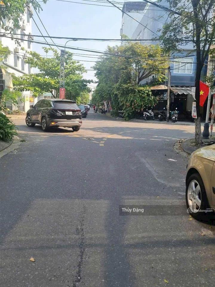 Cần bán nhà 4 tầng mt phạm thế hiển đối diện cổng sau đh ngoại ngữ  sẵn vào ở