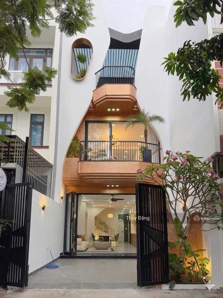 Chị gái cần bán căn nhà 3 tầng đường huỳnh ngọc đủ gần cầu nguyễn tri phương hoà xuân