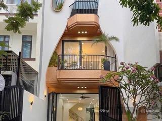 Chị gái cần bán căn nhà 3 tầng đường huỳnh ngọc đủ gần cầu nguyễn tri phương hoà xuân
