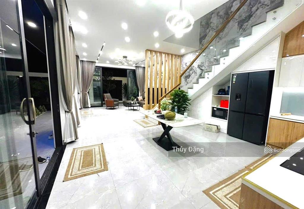 Cho thuê villa view sông 3 tầng nguyễn đình thi , hoà xuân  ven sông thoáng mát