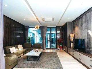 Cho thuê villa có hồ bơi 3 tầng mặt tiền đường nguyễn đình thi  hoà xuân rộng 200m2  nội thất cao