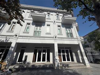 Cho thuê nhà 2 mặt tiền 3 tầng đường ông ích khiêm dt đất 300m2 ngay trung tâm kinh doanh