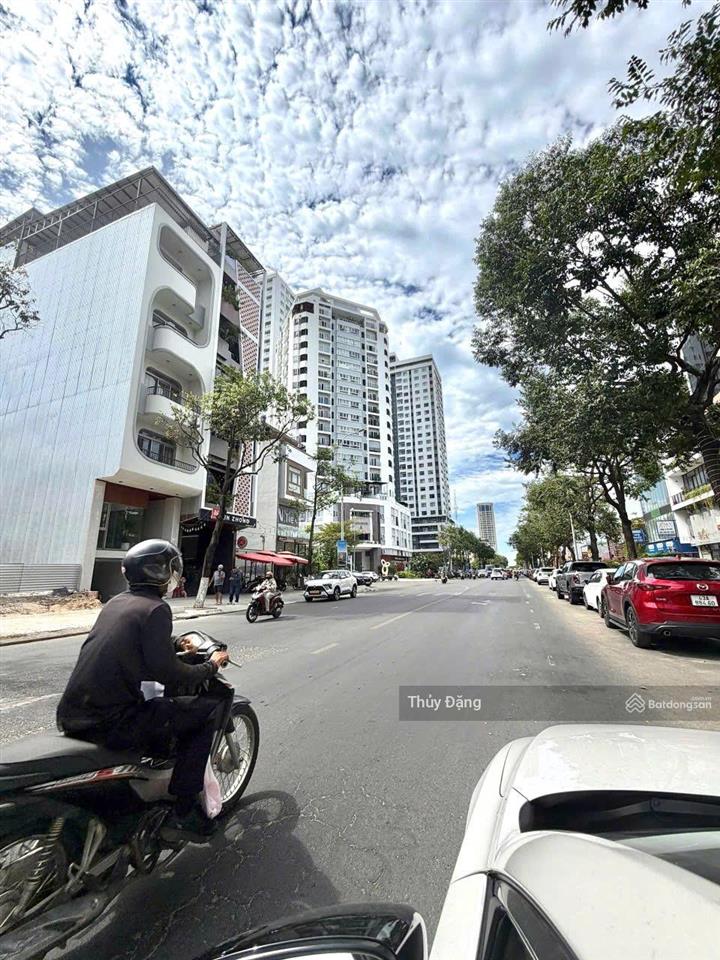 Cho thuê lô đất vàng 400m² mặt tiền trần hưng đạo vị trí đắc địa ngay monarchy, sát cầu rồng