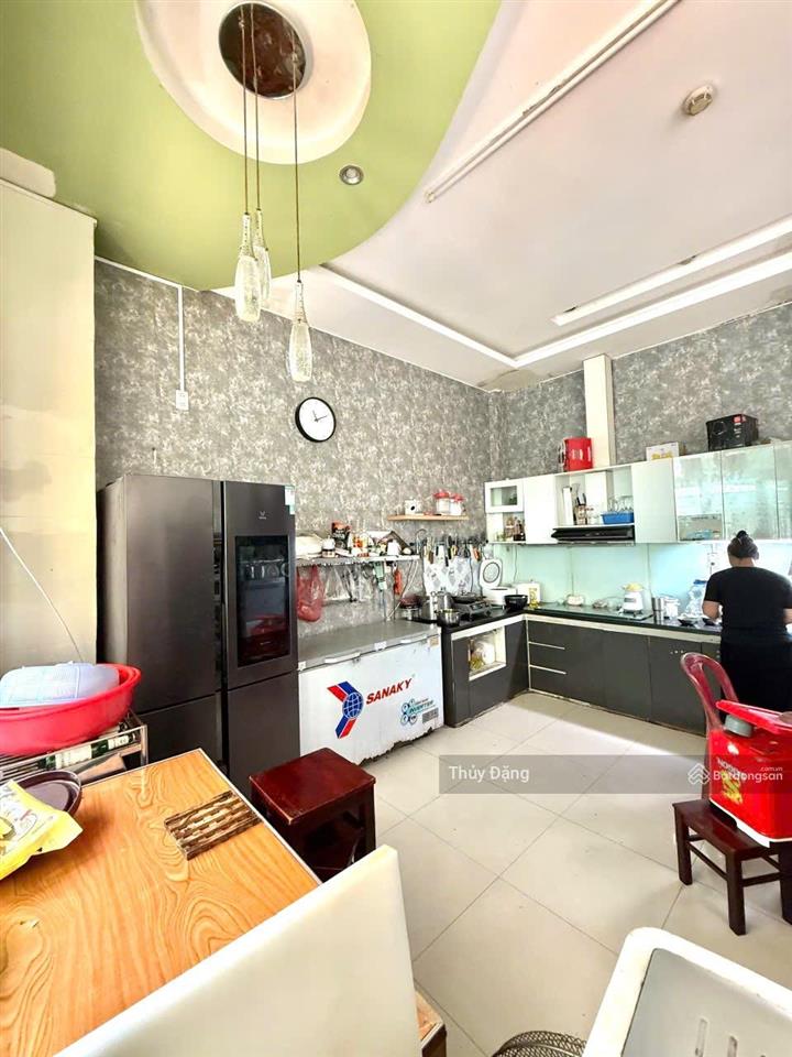Cần bán nhà 4.5 tầng đường 10m5 tiểu la kẹp kiệt 2.5m gần sát núi thành  hòa cường  hải châu