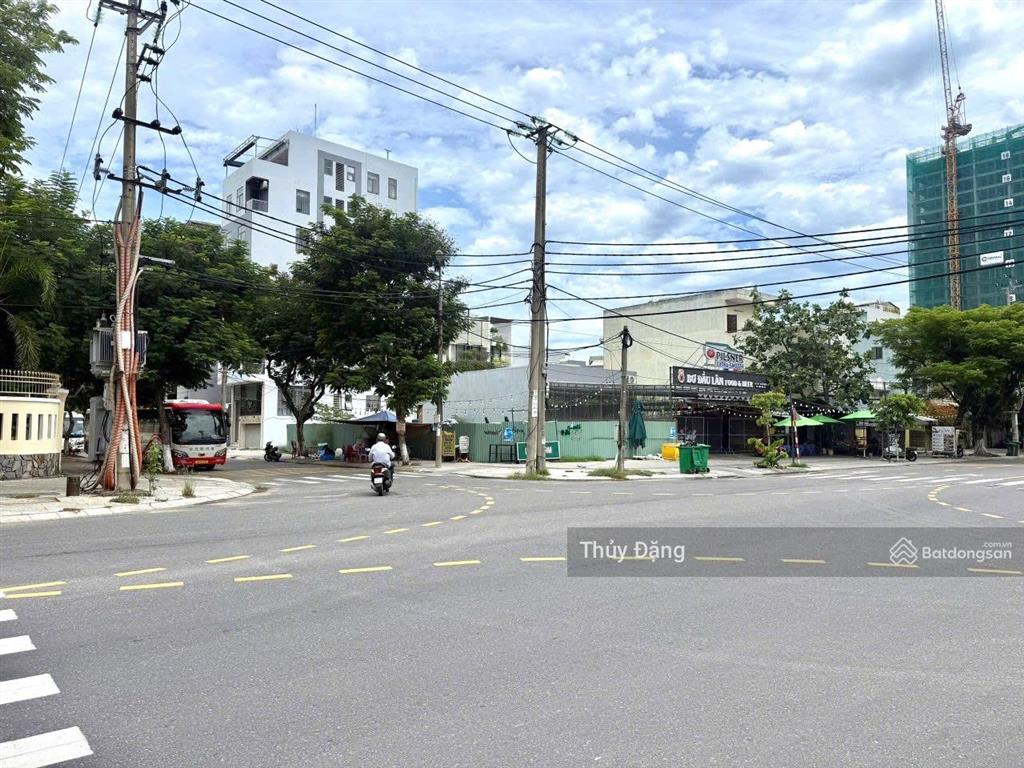 Cho thuê lô đất 2 mặt tiền đường hoàng sa  vị trí ven biển (có sẵn nhà 2 tầng tiền chế)