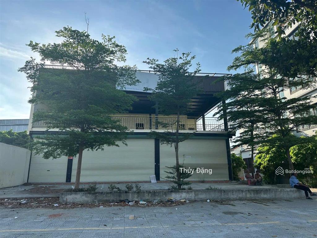 Cho thuê lô đất 2 mặt tiền đường hoàng sa  vị trí ven biển (có sẵn nhà 2 tầng tiền chế)