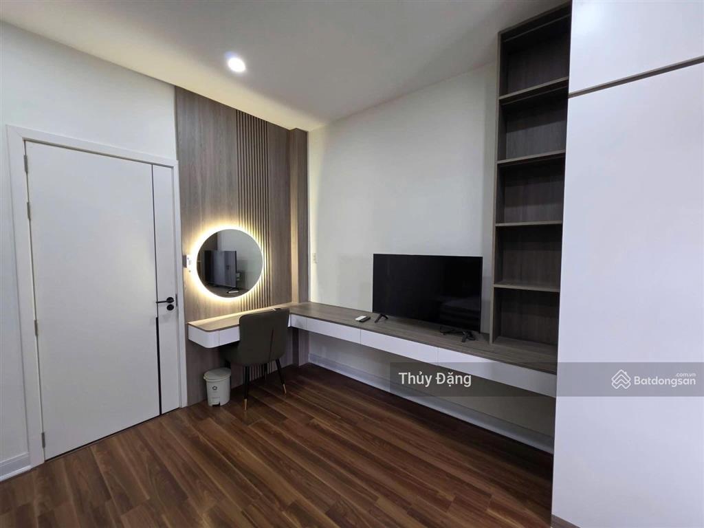 Cho thuê nhà 4 tầng đường 10m5 tiểu la  đoạn kinh doanh sầm uất  full nội thất sẵn vào ở